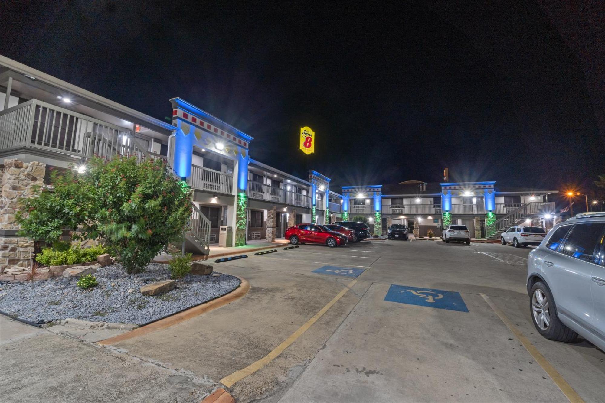 Super 8 By Wyndham Mcallen-Downtown-Airport-La Plaza Mall Motell Exteriör bild